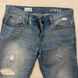 Boyfriend distressed jeans